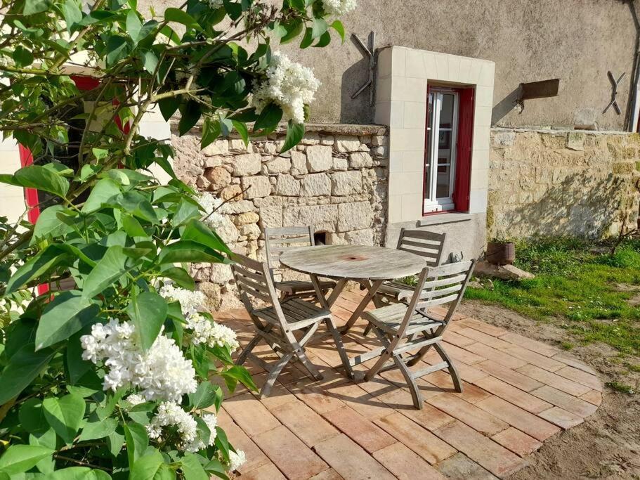 Gite En Bord De Loire Blaison-Saint-Sulpice Exterior foto